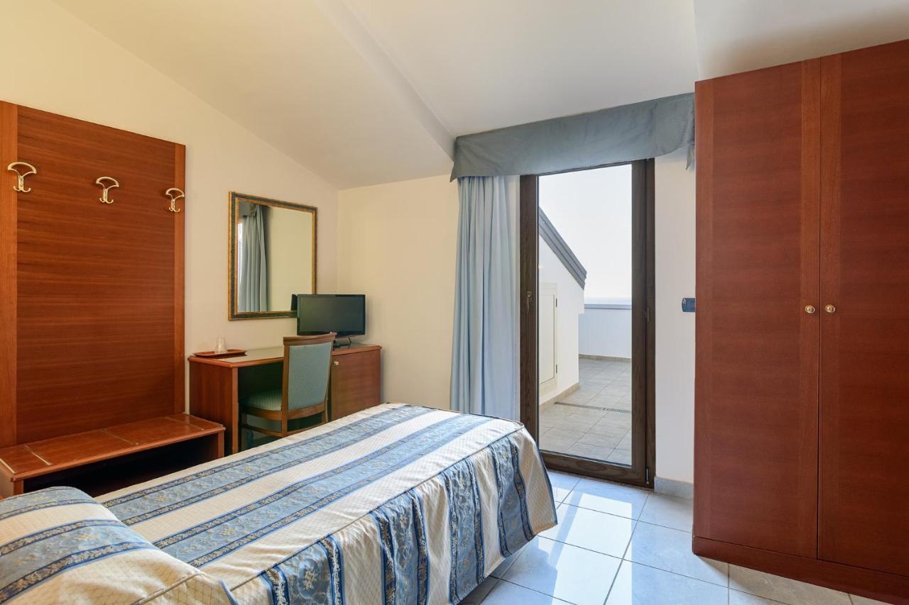 Hotel Serenella Agropoli Exterior foto